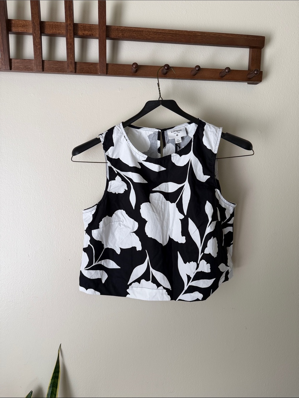Black & White Floral Sleeveless Crop Top